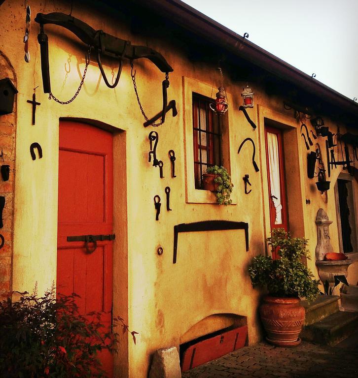 Cascina Corteprimavera, B&B Del Baliot Passirano Bagian luar foto